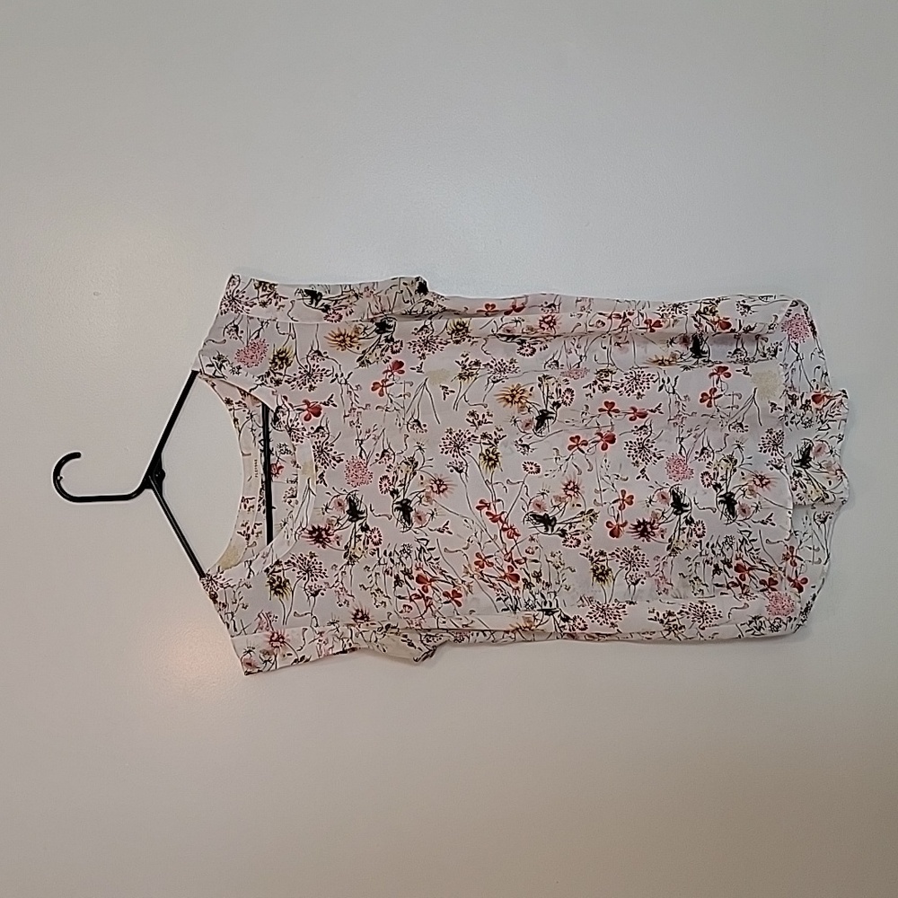 White wrinkle-free Floral Pleione blouse, Size Medium
